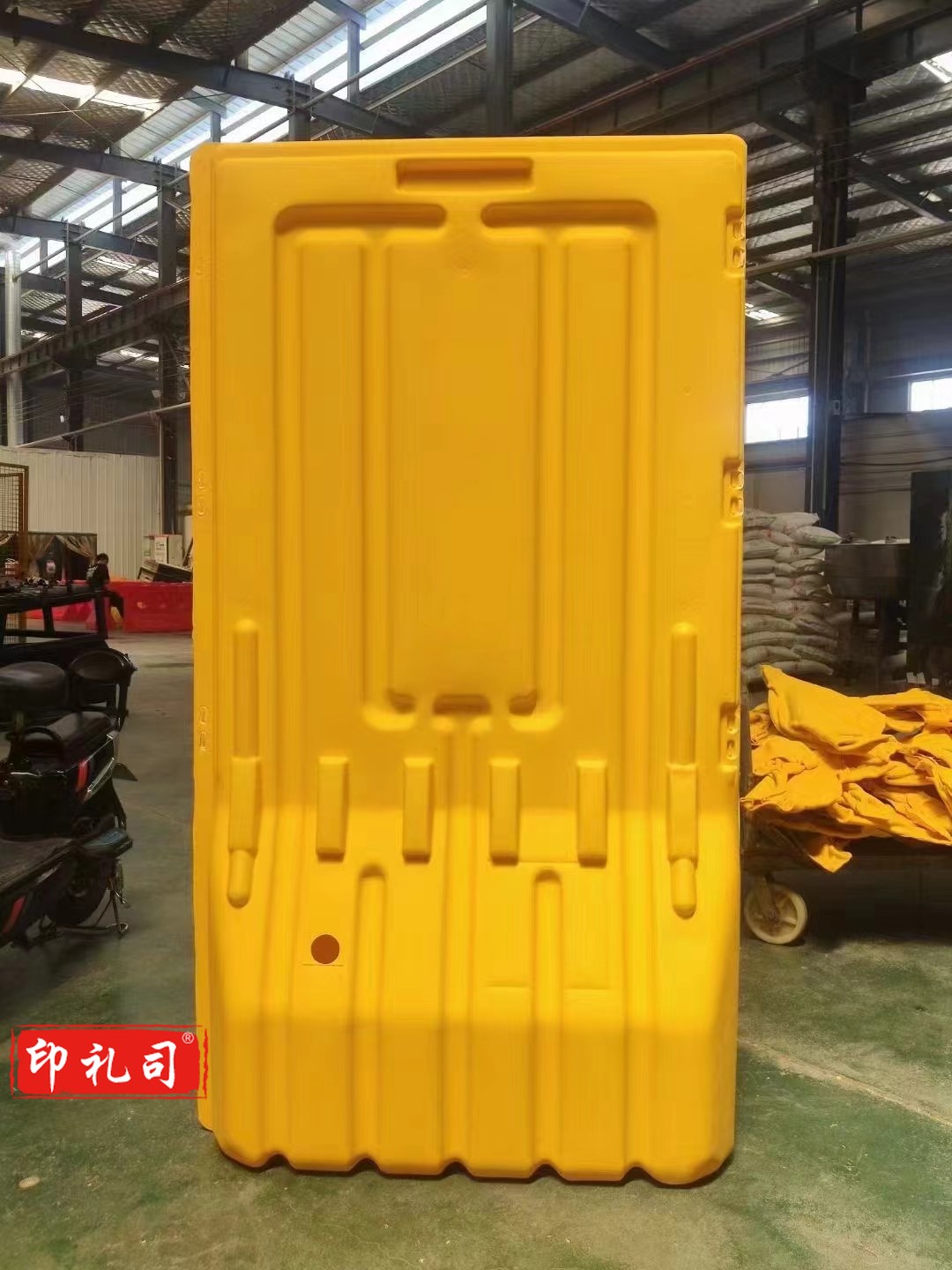 8米高注水围栏市政围挡施工围栏水马围栏三孔水马隔离墩