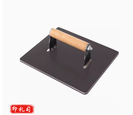  铁板烧木把方形铁压板 手抓饼压饼器 18*28cm