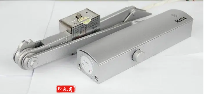 兆控CD71电动闭门器