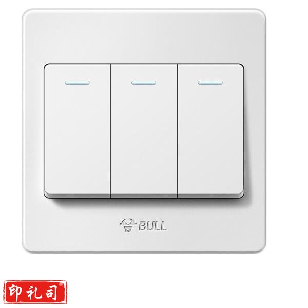 公牛(BULL) 开关插座 G05系列 三开单控开关 86型面板 白色 暗装（5个起售）