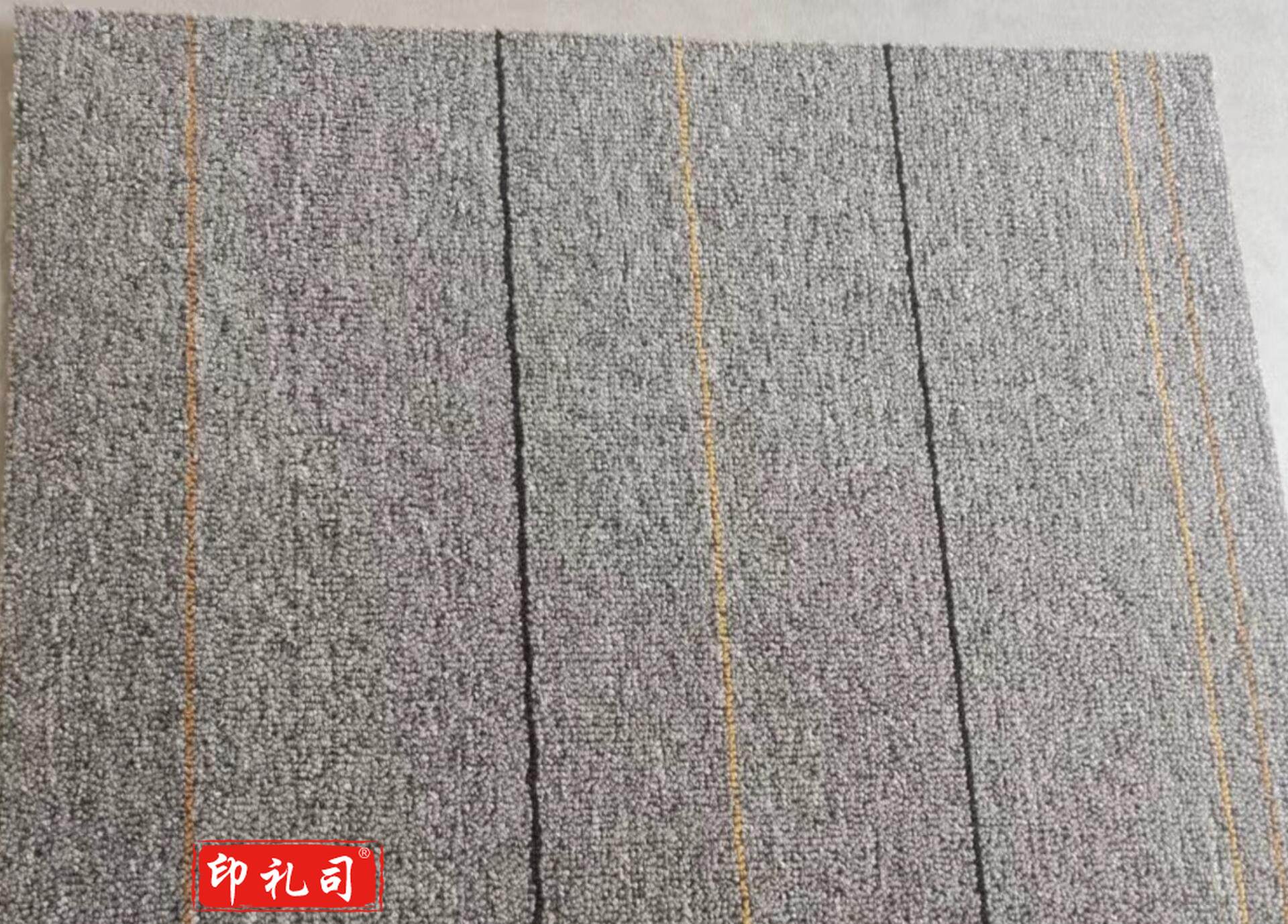 地毯600x600，包含安装(一平米)