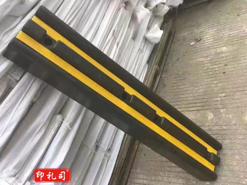 橡胶防撞条防撞块仓库物流卸货平台码头墙面保护垫缓冲块1米长