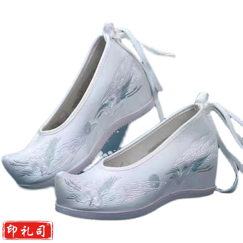 出租 汉服鞋子 内增高七厘米 汉服鞋子